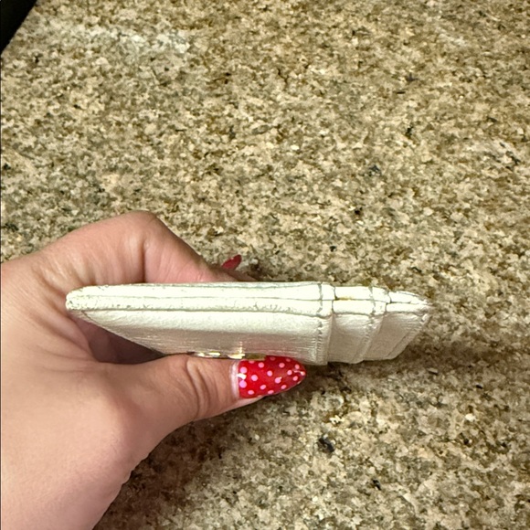 Tory Burch Ivory Leather Card Case with Gold Logo - Picture 5 of 11